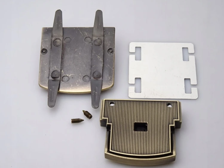 Zamek zapięcie do teczki torebki 43 x 43 mm stare złoto