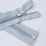 Zestaw 10 x zamek rozdzielczy # 5 spiralny jasny szary 50 cm