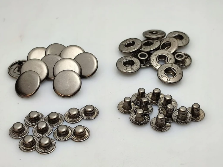 Napy zatrzaski metalowe alfa 15 mm 10 sztuk czarny nikiel