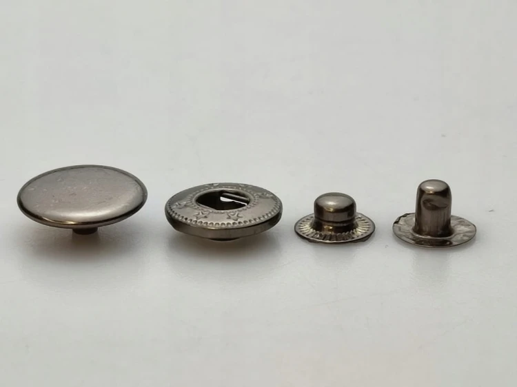 Napy zatrzaski metalowe alfa 15 mm 10 sztuk czarny nikiel