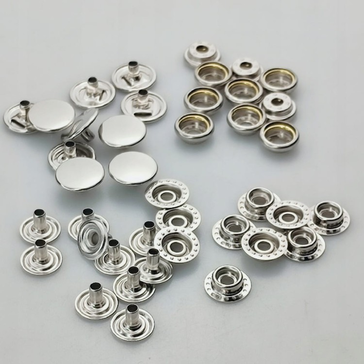 Napy zatrzaski standard metalowe kaletnicze 12,5 mm srebrne 50 sztuk