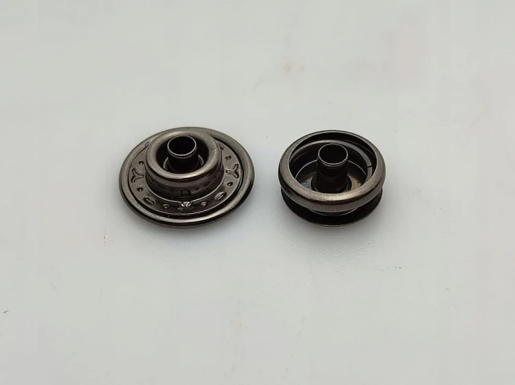 Napy zatrzaski standard 17 mm czarny nikiel 10 sztuk