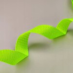 Taśma nośna MOCNA poliestrowa 25 mm / 1,1 mm zielony neon 50 metrów (1001)