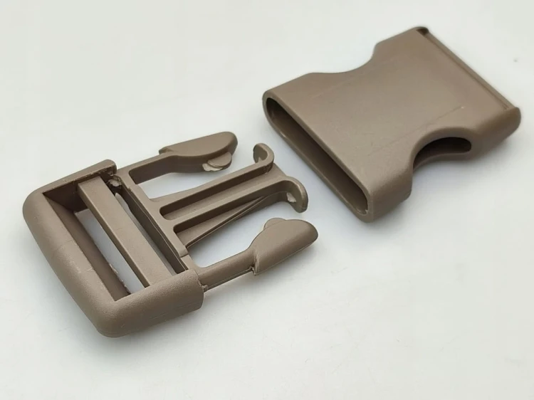 Klamra zatrzaskowa plastikowa 30 mm do paska 10 szt beżowy
