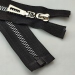 Zamek błyskawiczny rozdzielczy kostkowy # 5 czarno - srebrny 100 cm