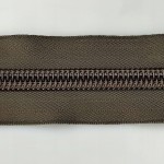 Taśma suwakowa gruba spiralna # 10 żyłkowa 1 metr khaki / oliwka