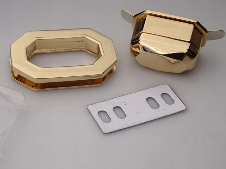 Zamek zapięcie do torebki torebki 42 / 28 mm kolor złoty