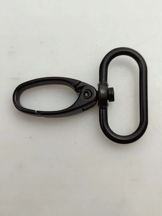 Karabińczyk metalowy 25 mm do paska czarny mat (38)
