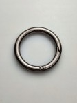Kółko kaletnicze otwierane 34 / 6 mm czarny nikiel