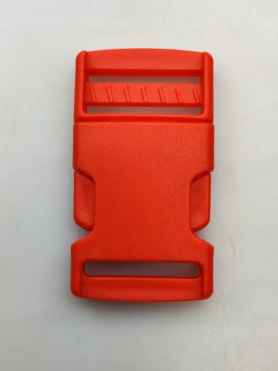 Klamra zatrzaskowa plastikowa 25 mm do paska 1 sztuka czerwony