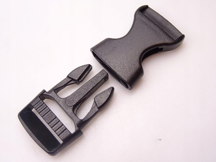 Klamra zatrzaskowa plastikowa 15 mm do paska 1 szt