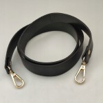 Pasek ucho do torebki 24 mm czarny z karabińczykami złote 108 cm
