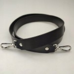Pasek ucho do torebki 24 mm czarny z karabińczykami srebrne 108 cm