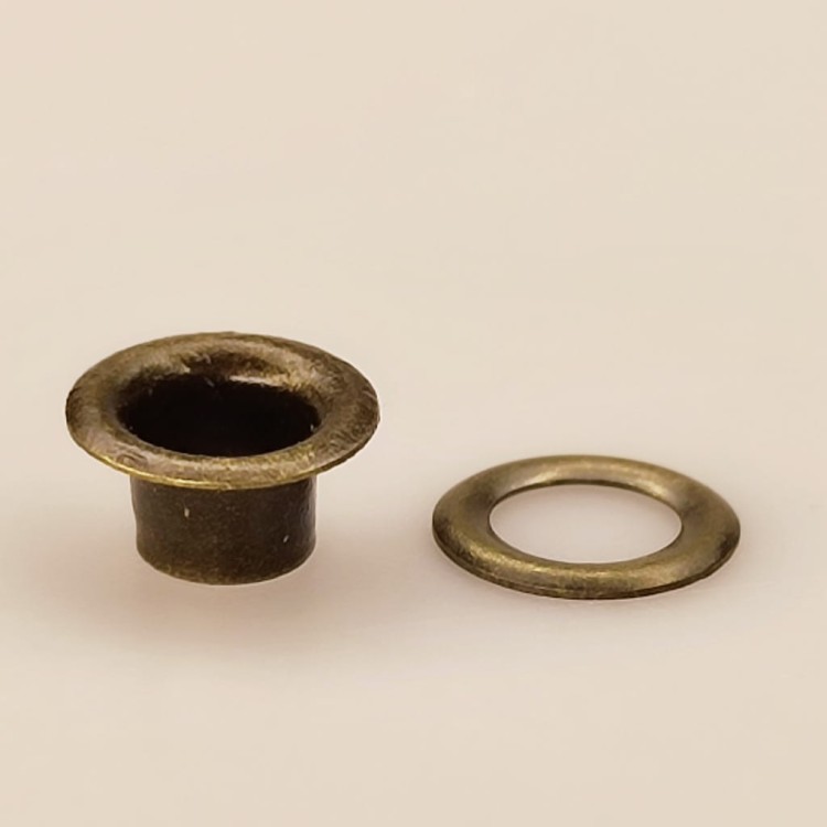 Oczka Polskie metalowe kaletnicze 4 / 7,5 / 4 mm stare złoto 100 sztuk