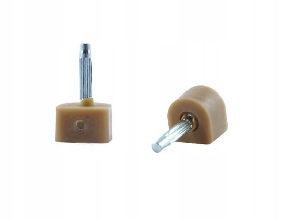 Fleki do butów z cienkim bolcem beż 2,4 mm 7 x 7 mm