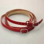 Paseczki eko skóra do butów z klamerką srebrną 8 mm czerwone 60 cm