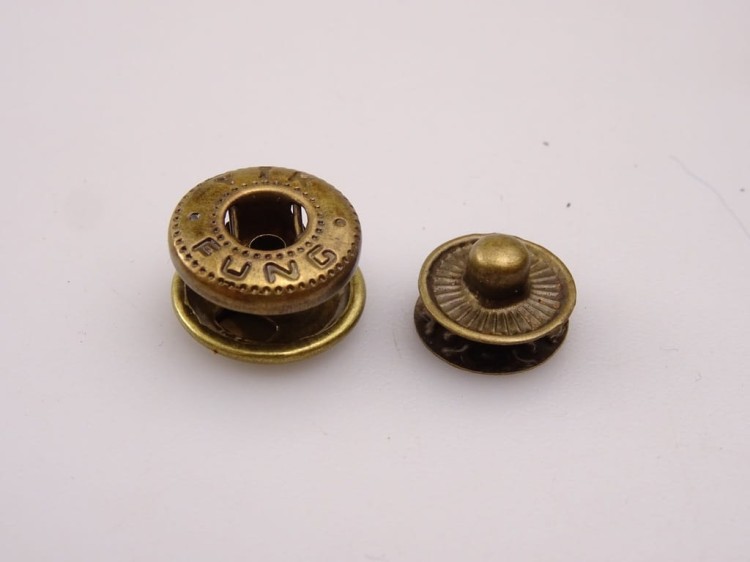 Napy zatrzaski ALFA 12,5 mm 10 szt stare złoto