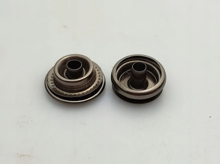 Napy zatrzaski kaletnicze 15 mm 50 sztuk czarny nikiel