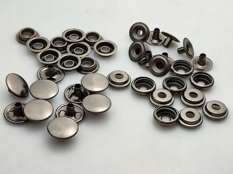 Napy zatrzaski kaletnicze 15 mm 50 sztuk czarny nikiel