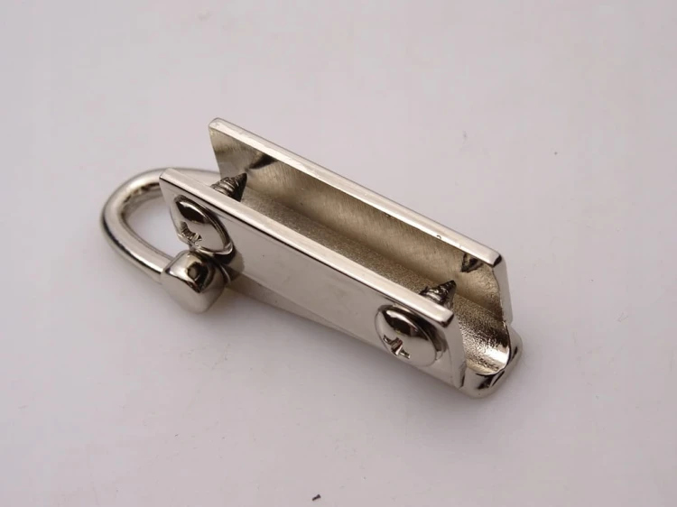 Uchwyt boczny metalowy do torby torebki prawy lewy 29 / 10 mm srebrny 2 szt