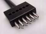 Wybijak dziurkacz do skór 6 - otworowy o średnicy otworu 1 mm rozstaw 4 mm