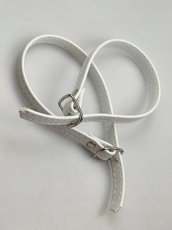 Paseczki szersze eko skóra do butów z klamerką srebrną 10 mm / 30 cm białe